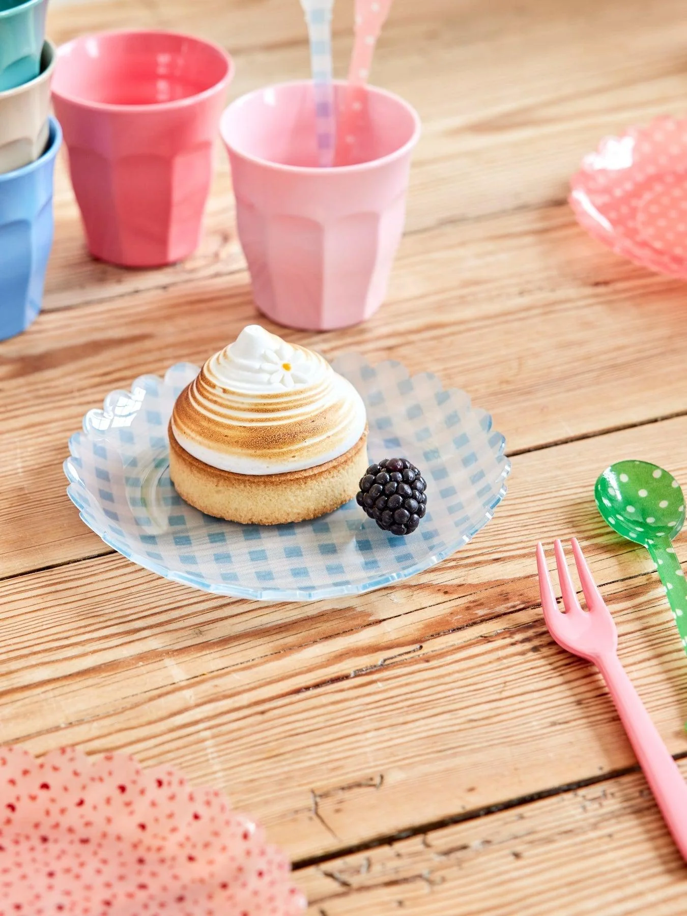 Acrylic Cake Plate with Soft Blue Checkers Fabric
