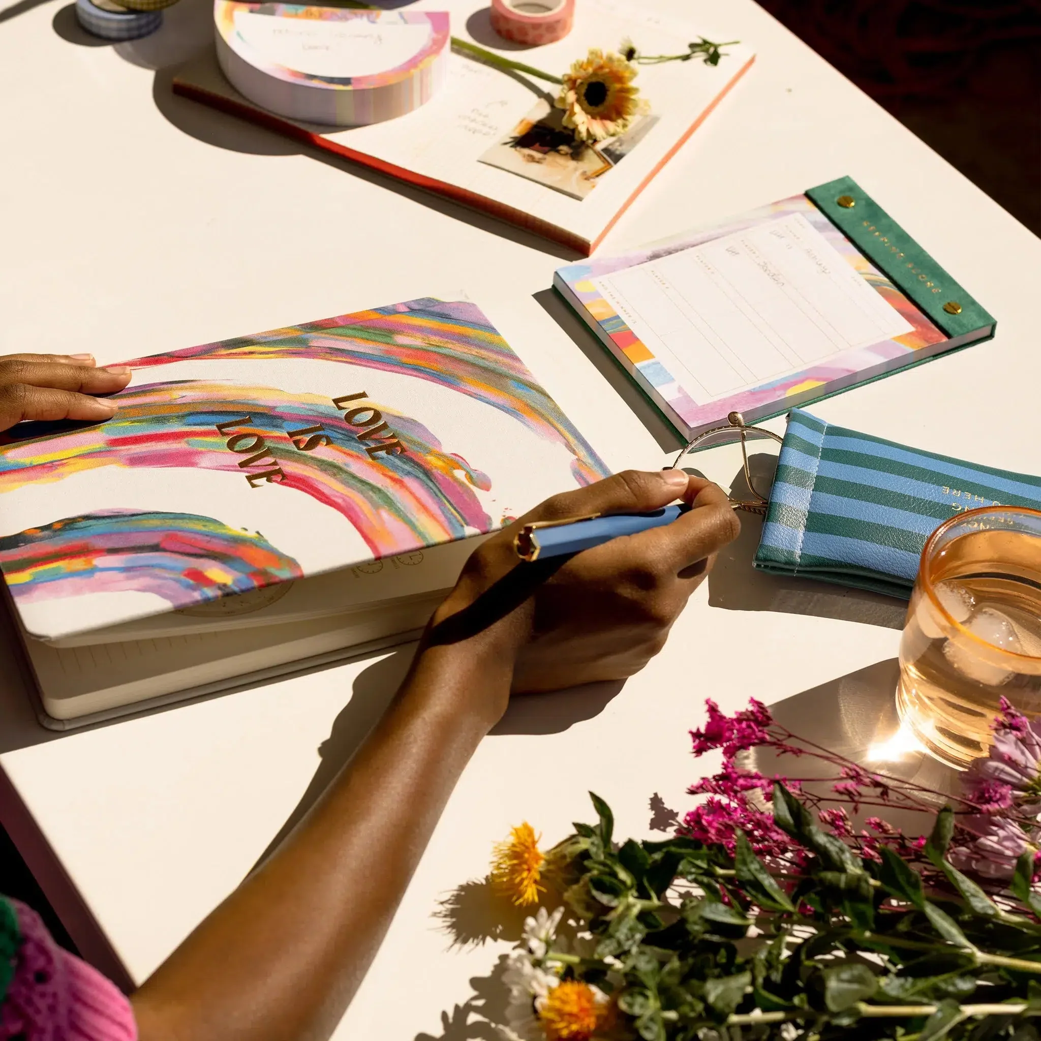 Cahier Jumbo - Love is Love - Image 2