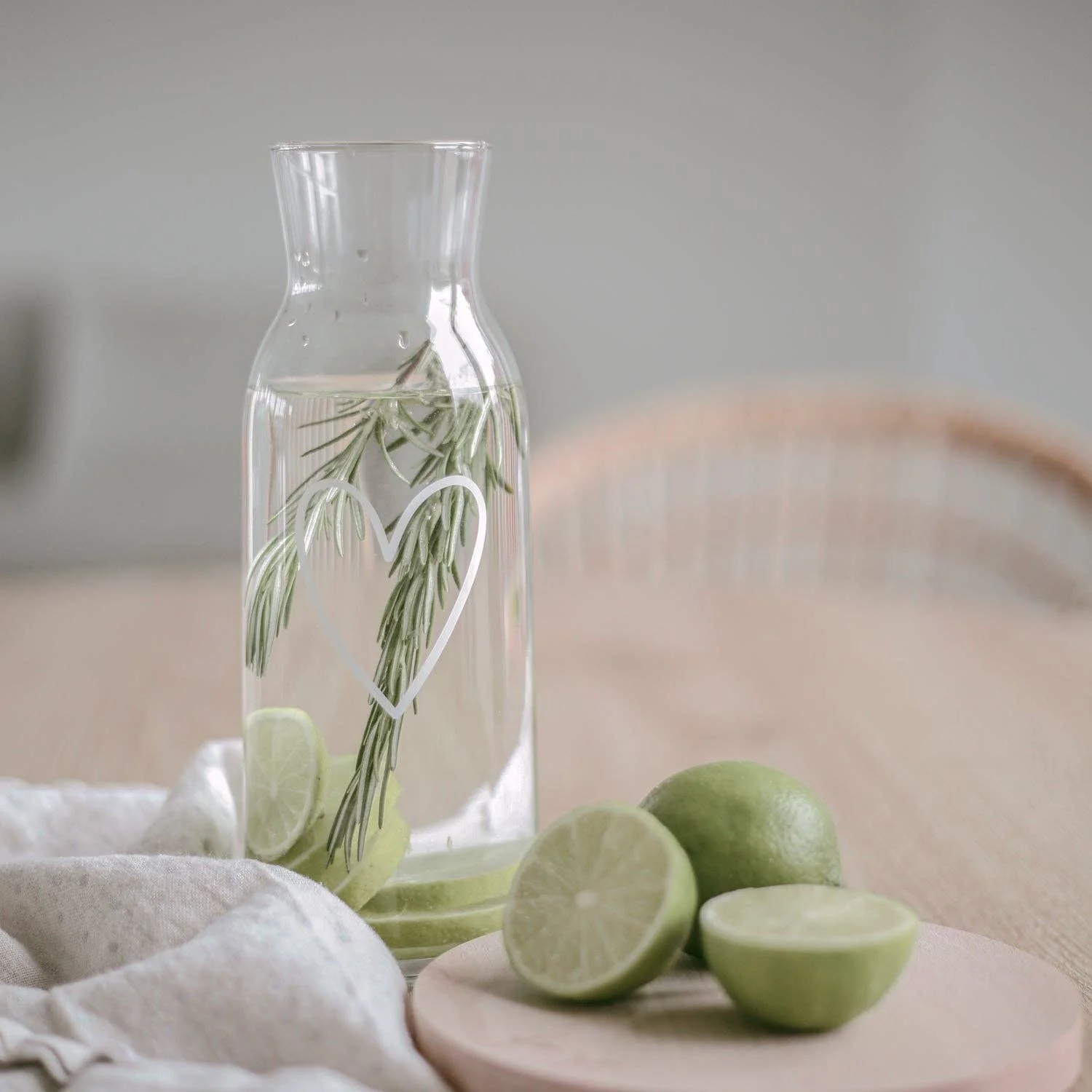Carafe en forme de cœur blanc - Image 2