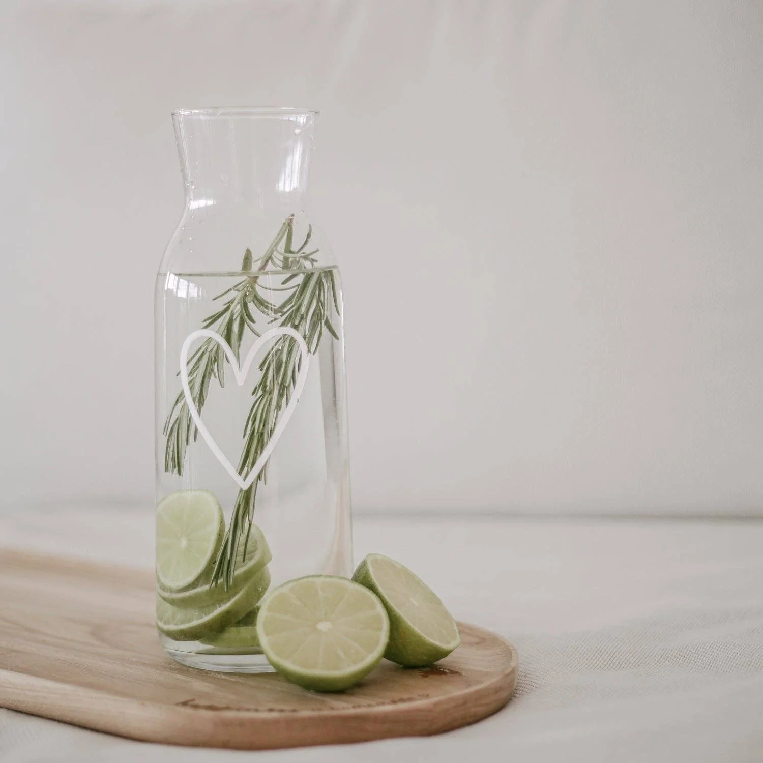 Carafe en forme de cœur blanc - Image 4