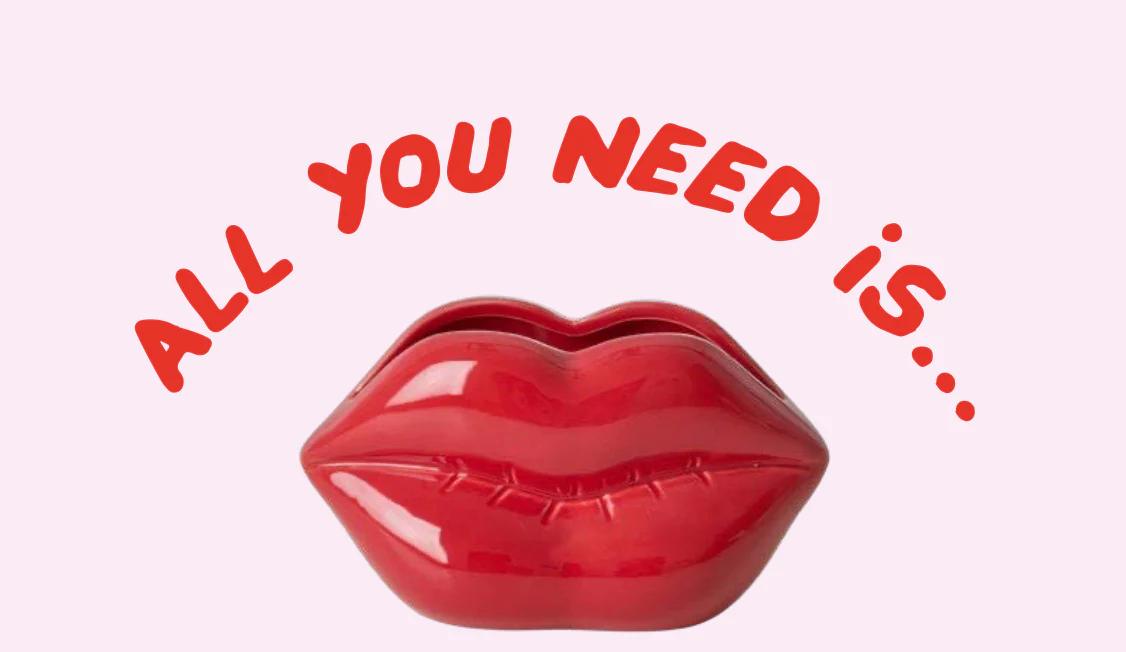 Ceramic Vase in Lips Shape - Red - 300 ml