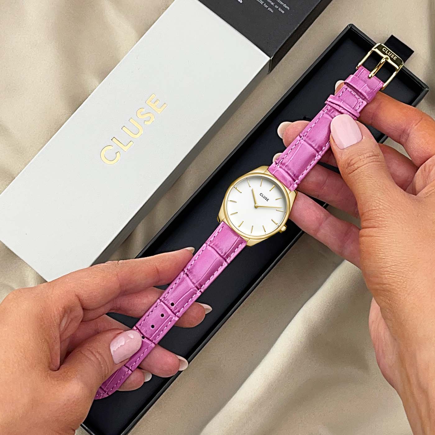 Féroce Petite Leather Croco Pink, Gold - Image 3