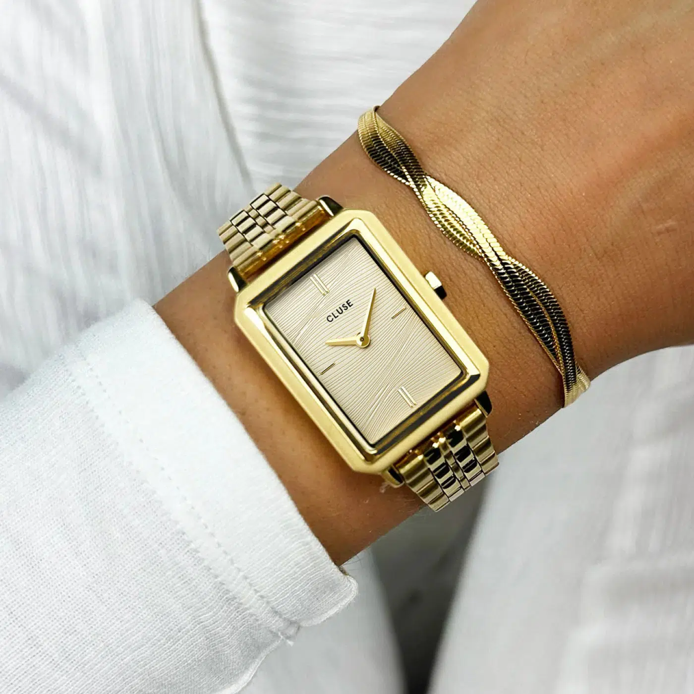 Fluette Watch Steel, Sand Texture Gold, Gold Colour - Image 4