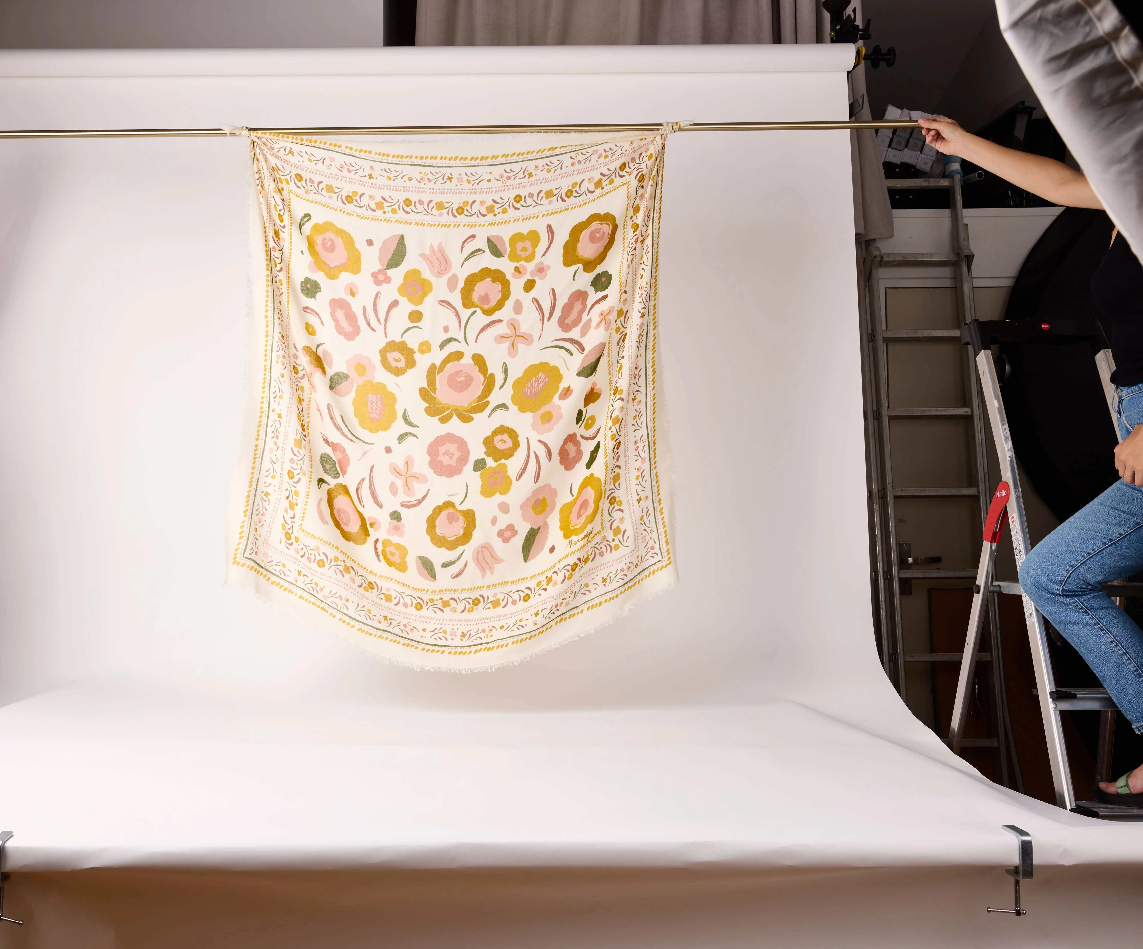 FOULARD LAINE ET SOIE BALKANS BRONZE - Image 10