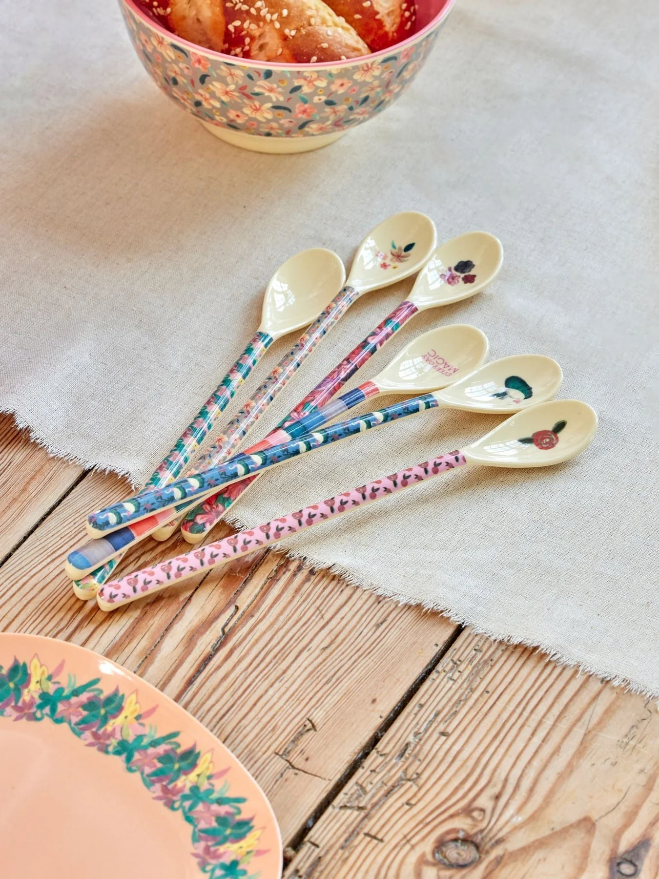 Melamine Latte Spoon with 6 Asst. A New York Minute Prints - Single