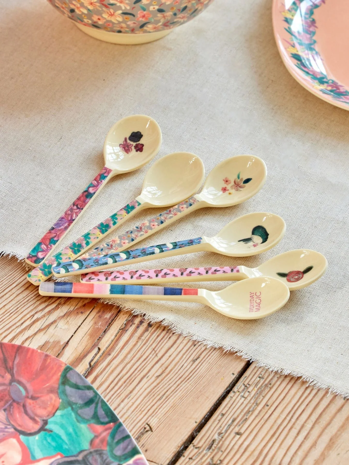 Melamine Teaspoon in 6 Asst. A New York Minute Prints - Single