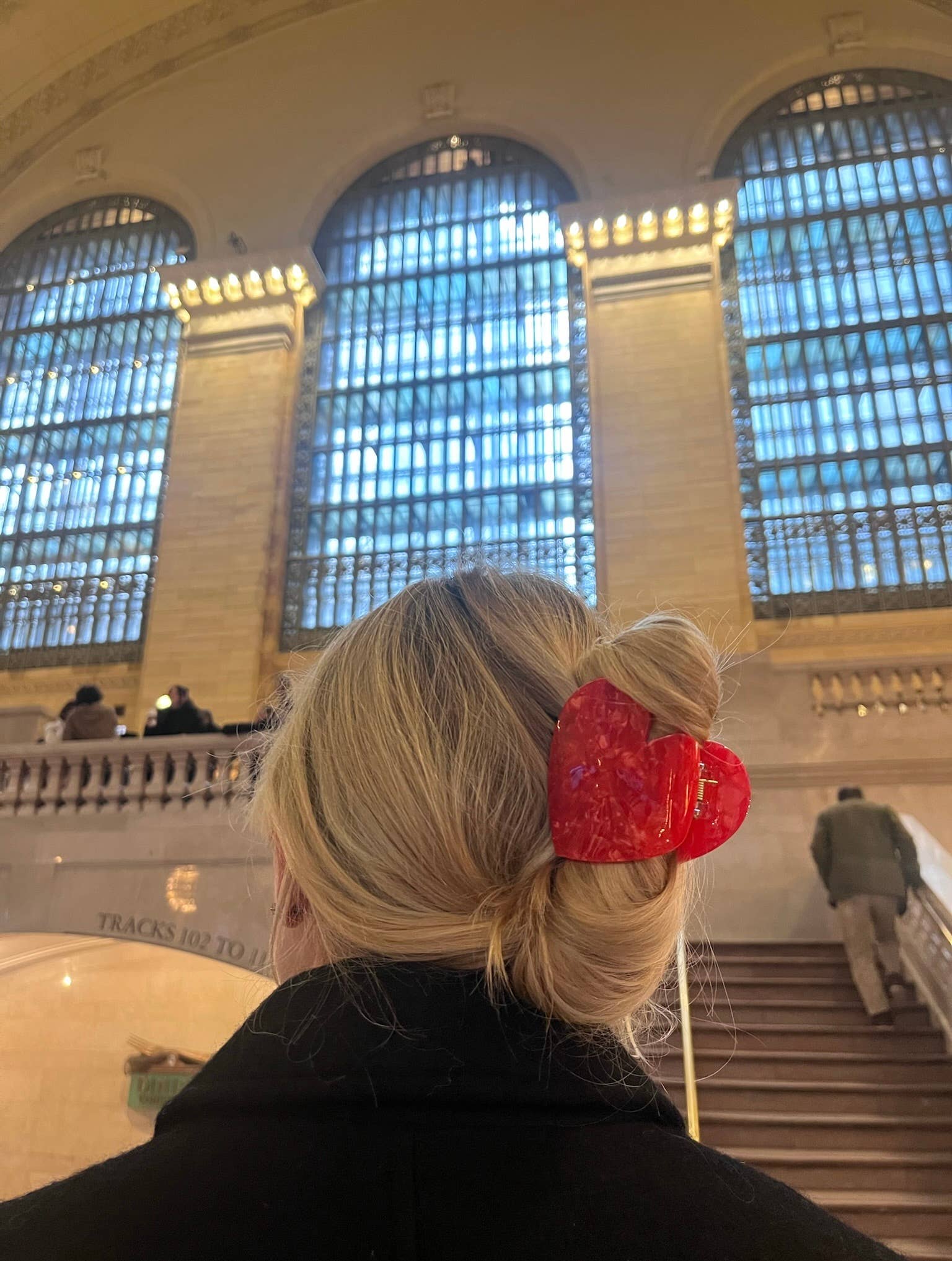 Pince à cheveux en acétate en forme de cœur: Rouge - Image 4