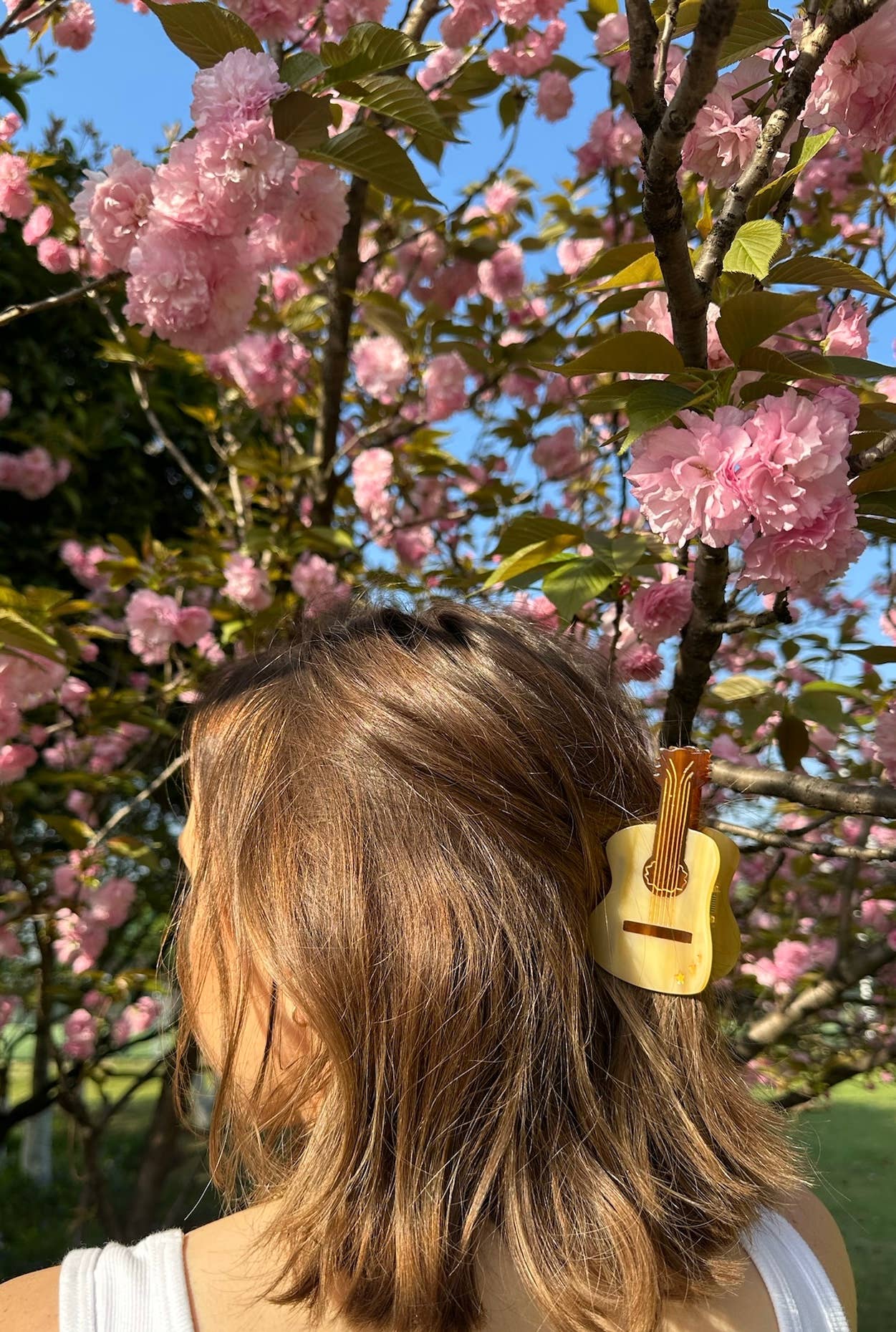 Pince à cheveux en forme de griffe de guitare peinte à la main | E: Argent pailleté - Image 3
