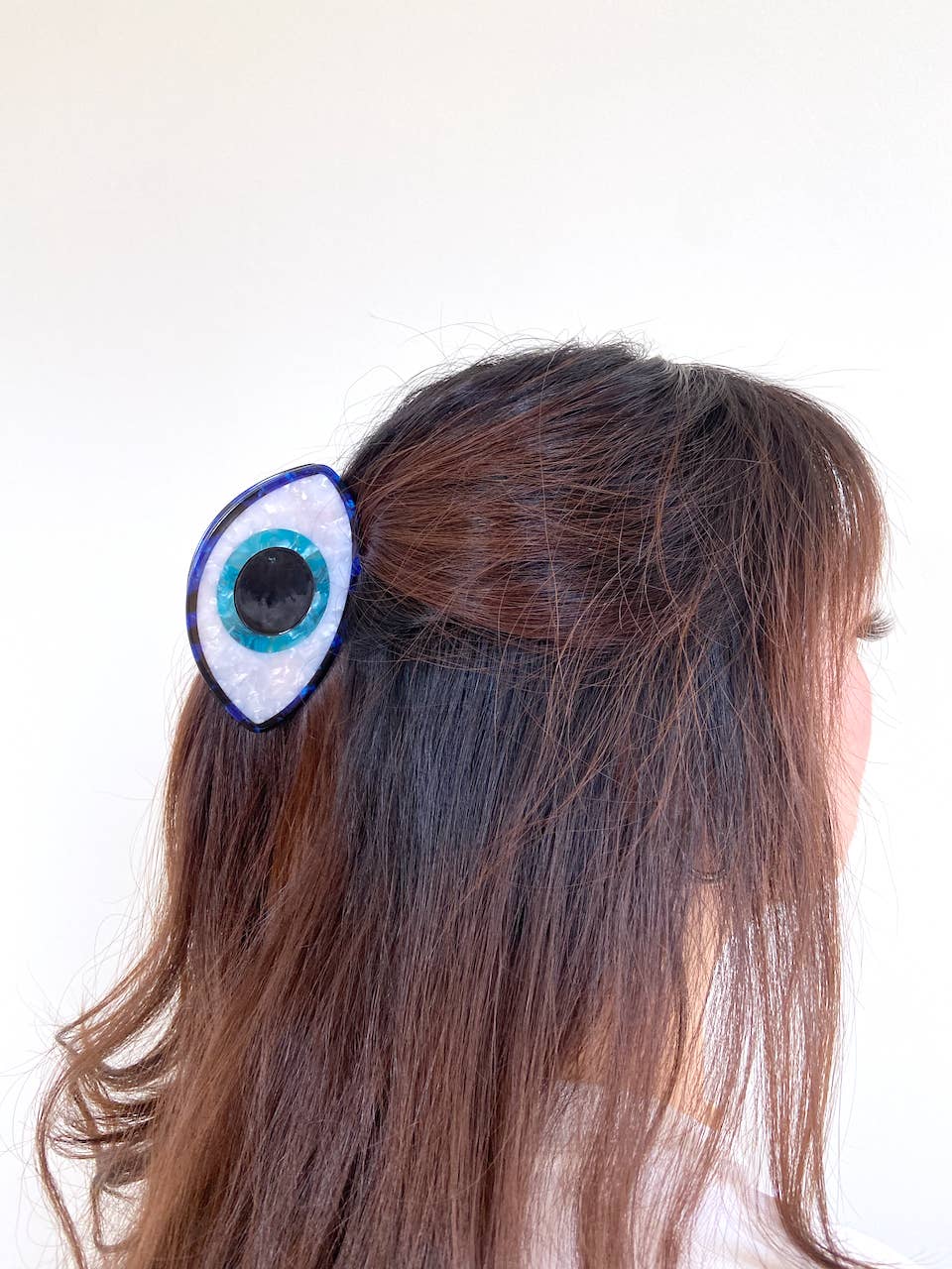 Pince à cheveux Evil Eye Claw peinte à la main | Écologique - Image 4