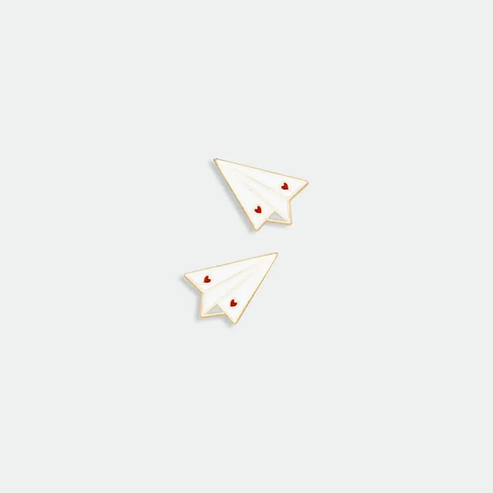 Pin's I Avions en papier
