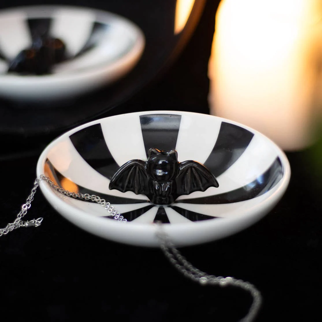 Plat à bijoux d'Halloween en forme de chauve-souris gothique à rayures