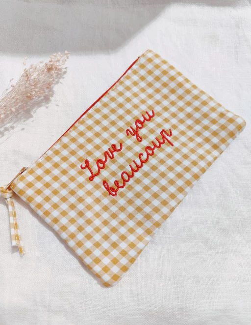 Pochette I love you beaucoup I Jaune