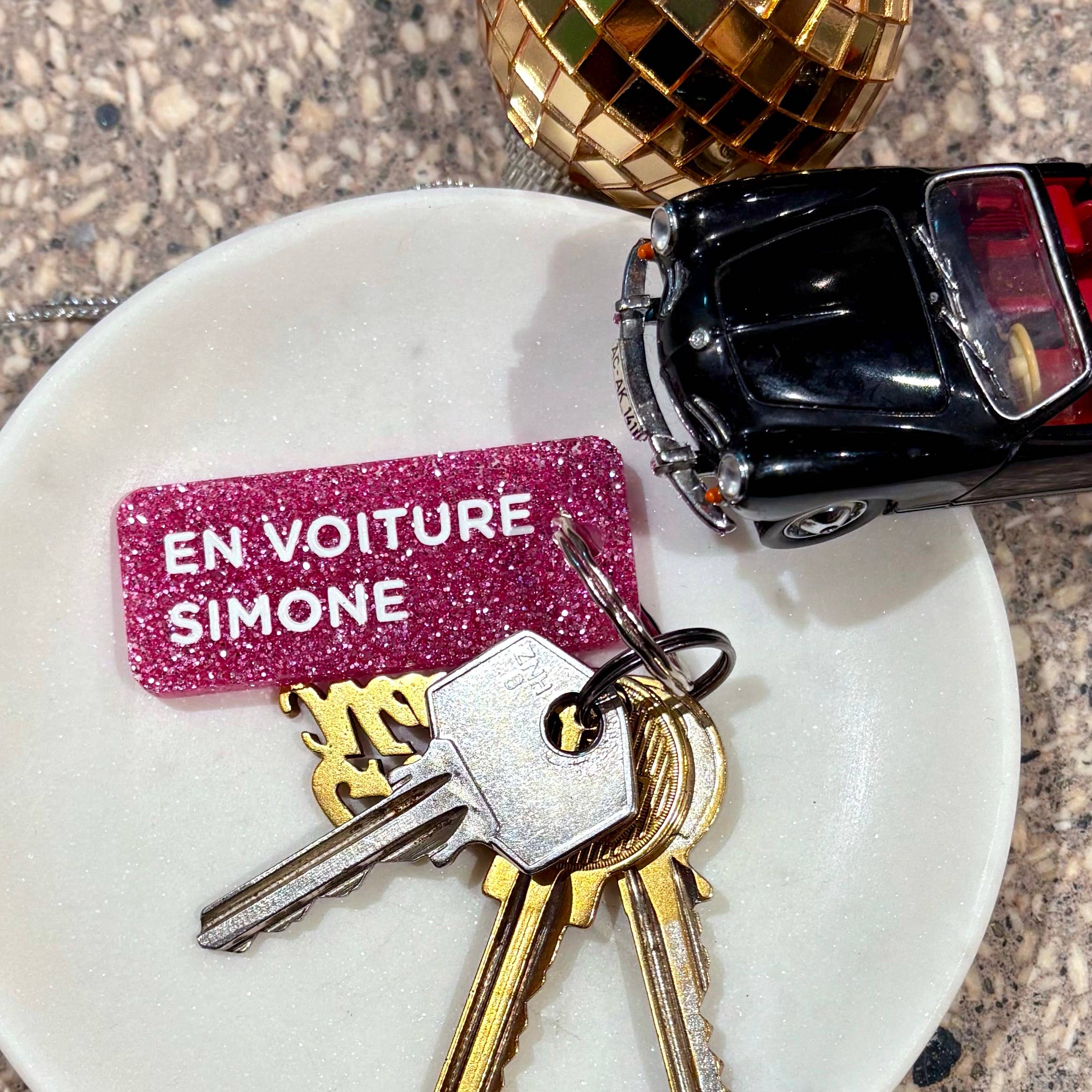 Porte-clés à paillettes I EN VOITURE SIMONEFuchsia / Or