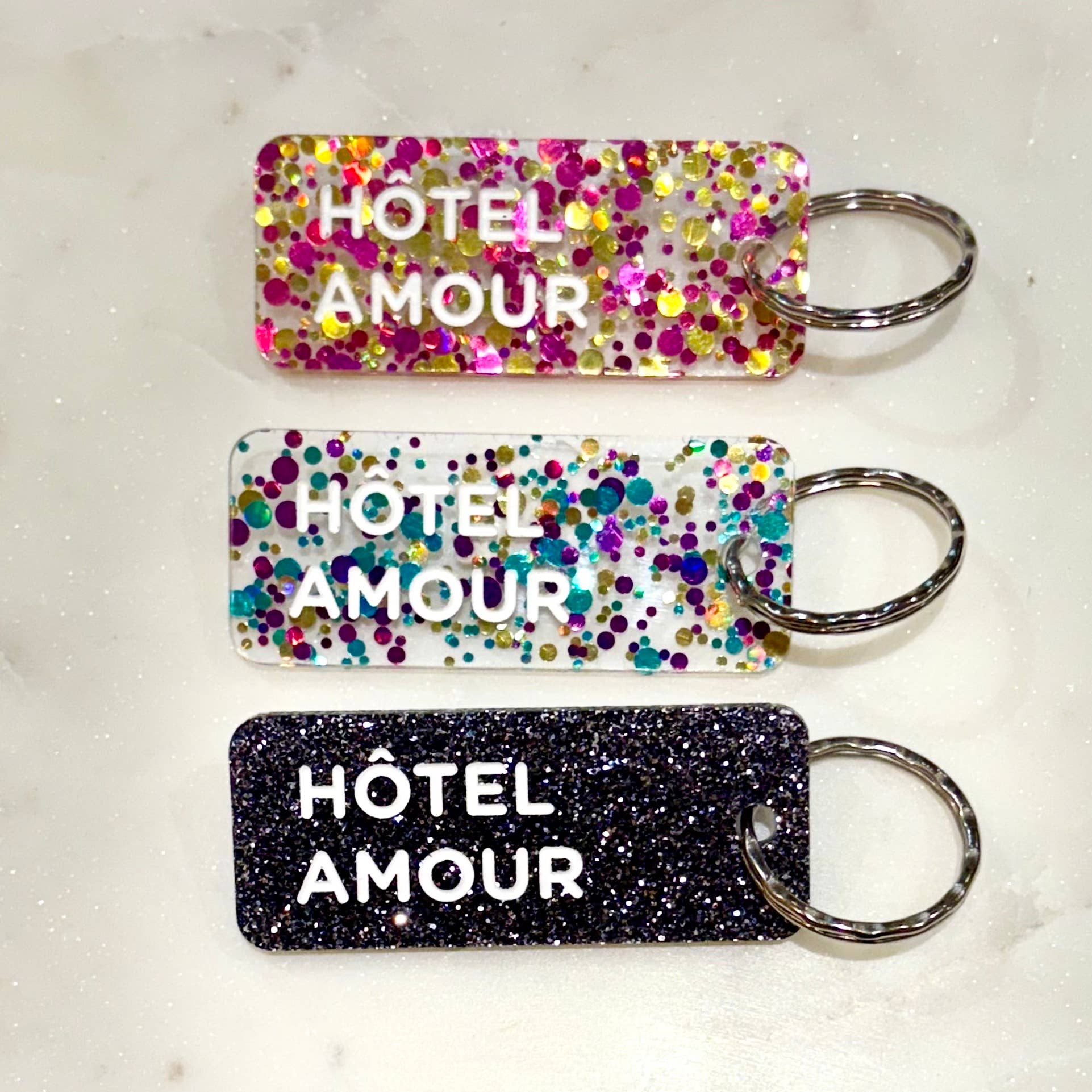 Porte-clés à paillettes I HOTEL AMOUR Fuchsia / Or - Image 3