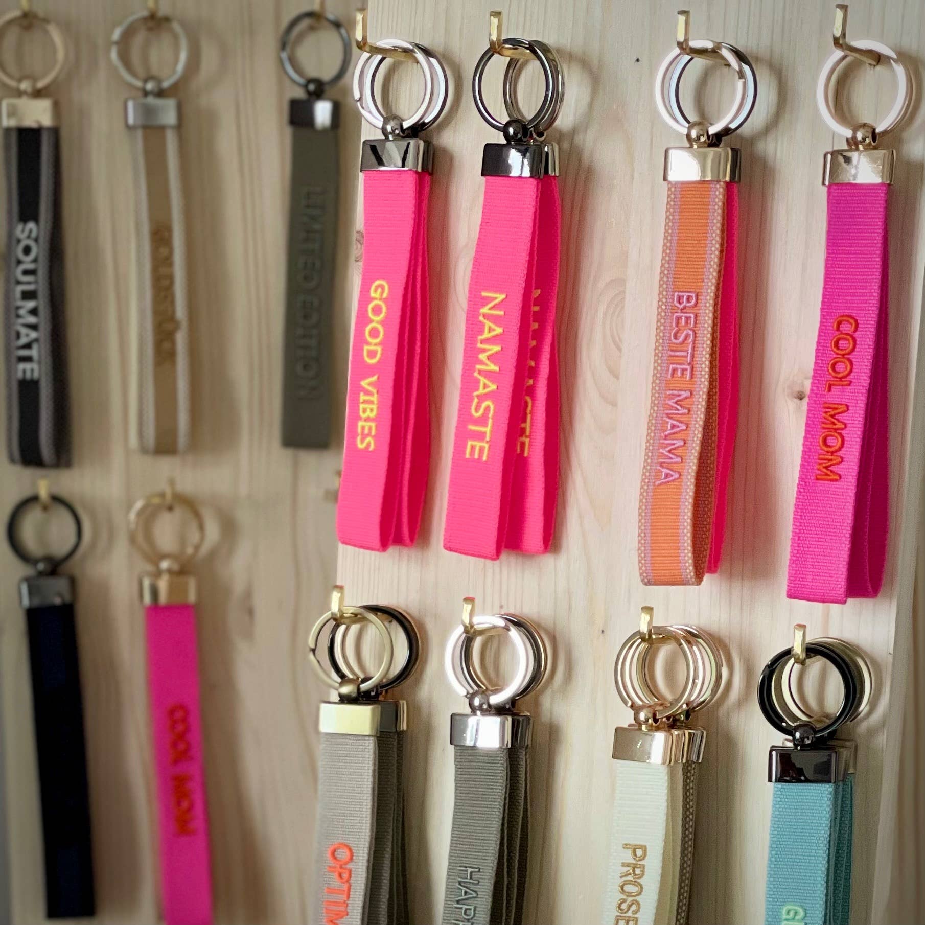 Porte-clés brodé tissé GOOD VIBES